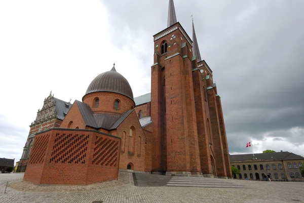 デンマークのロスキルデ大聖堂の外観 — ストック写真