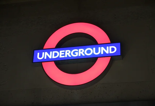 Underground ondertekenen Londen — Stockfoto