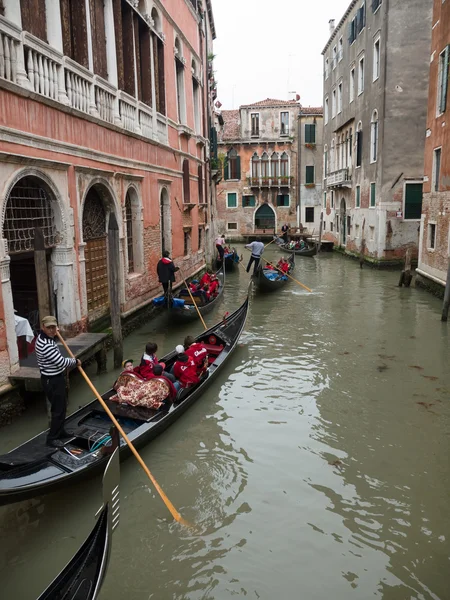 Gondolas in quiet canal in Venice — Stock Photo, Image
