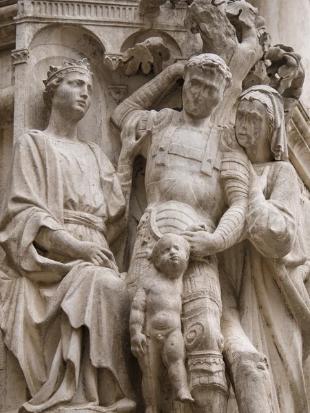 Capital de la columna adornada en el Palacio Ducal de Venecia —  Fotos de Stock