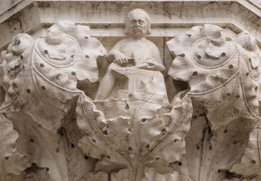 süslü sütun sermaye doge Sarayı, Venedik