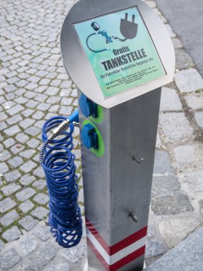 istasyon elektrikli araçların yükleme