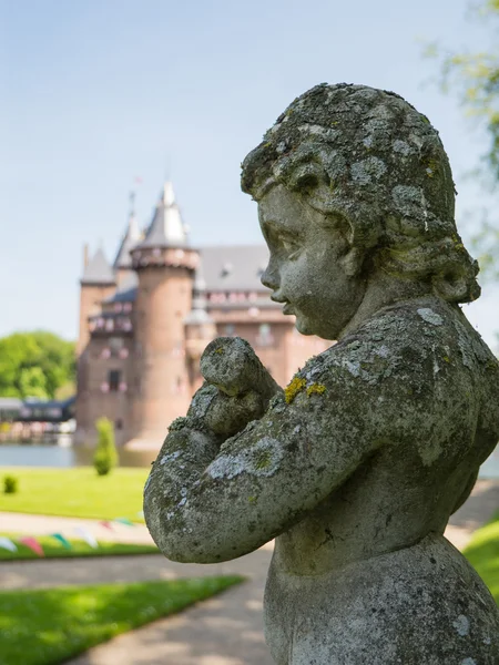 Cherub in the gardens of Castle De Haar, The Netherlands — Stock Photo, Image