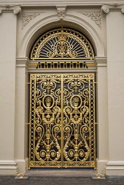 Porta no palácio Het Loo, Países Baixos — Fotografia de Stock