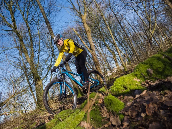 Stand van de techniek mountainbike wordt getest — Stockfoto