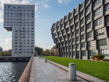 almere, ND'nin, modern şehir merkezinde apartman binaları