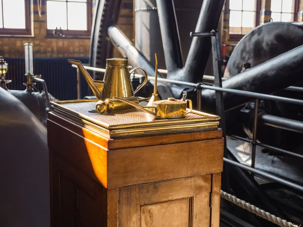 Oil can used in a machine room of pumping station — Stock Photo, Image