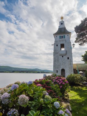 Sahil boyunca Portmeirion Galce