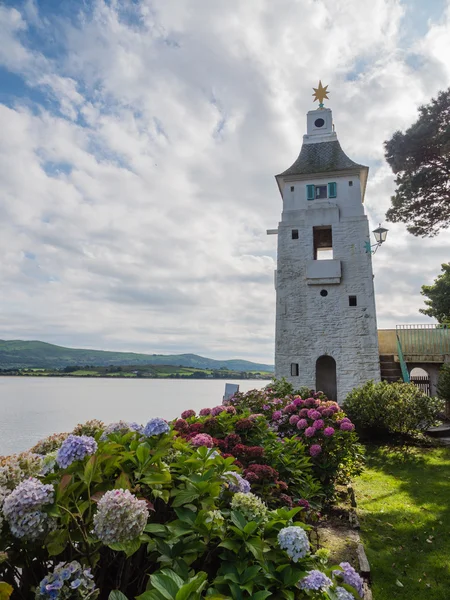 Sahil boyunca Portmeirion Galce