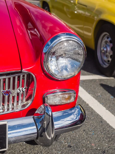 Headlight of vintage classic cars taking part in a trail run in — Stock Photo, Image