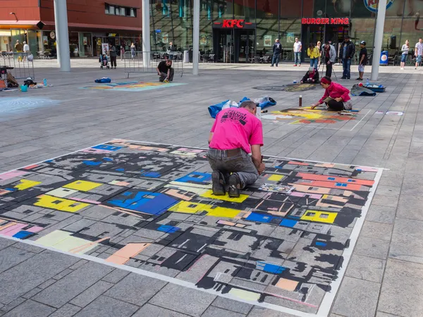 Peintre de rue au travail — Photo