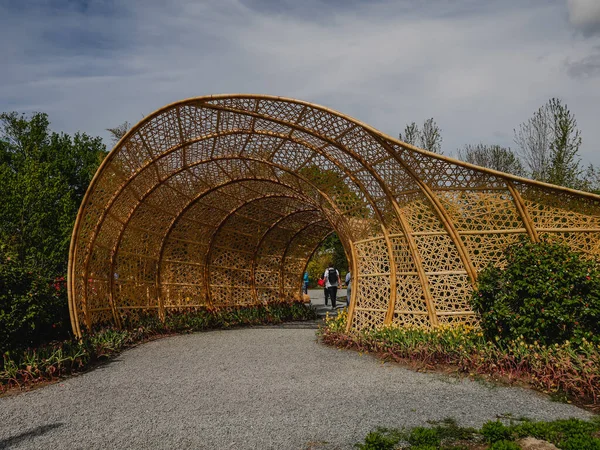 Almere 2022 'deki Floriade Uluslararası Bahçe Fuarı' nın Bambu Kapısı