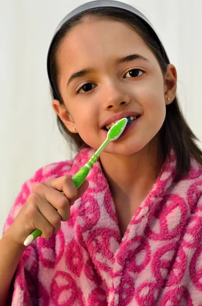 Little Hispanic Girl Oral Hygiene — Stock Photo, Image