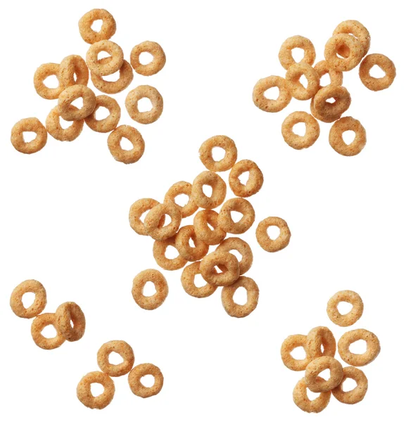 Beyaz arka plan üzerinde izole cheerios tahıl