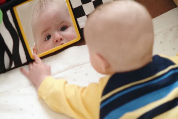 Baby přátel na Netlogu. — Stock fotografie