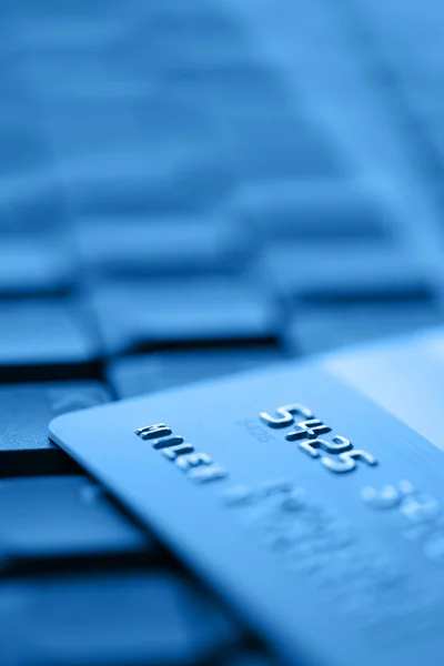 Bank Credit Card on a Computer Keyboard — Stock Photo, Image