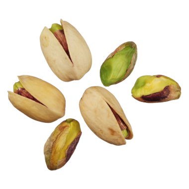 beyaz zemin üzerine fıstık fındık izole, yakın çekim