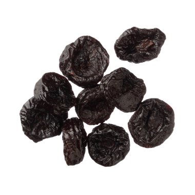 beyaz zemin üzerinde izole kurutulmuş Erik yakın çekim