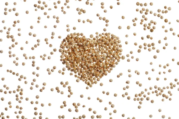 Cuore di quinoa isolato su sfondo bianco — Foto Stock