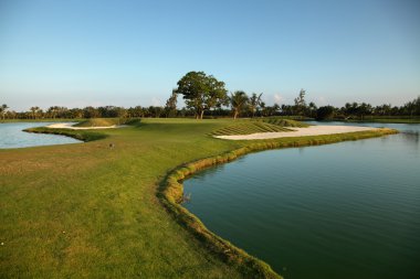 Günbatımında tropik golf sahası, Dominik Cumhuriyeti, Punta Cana