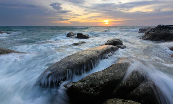 サバ州、ボルネオ島のマレーシアの先端に海景 — ストック写真