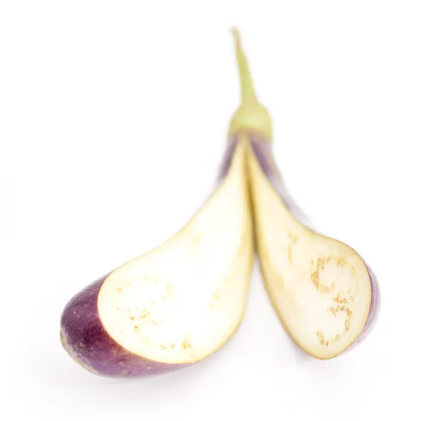 Aubergine över vit bakgrund — Stockfoto