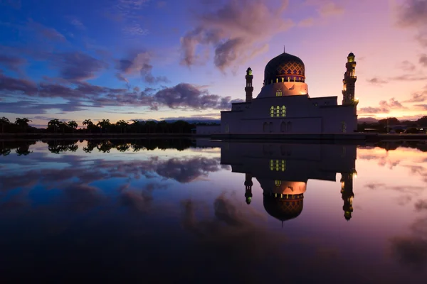 Drijvende moskee in sabah, borneo, Maleisië — Stockfoto
