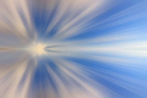 青と白の抽象的な光線の背景 — ストック写真
