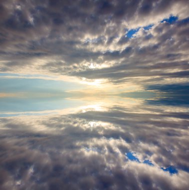 dramatik gökyüzü arka plan için soyut yansıması