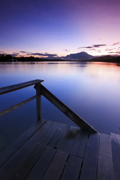 Bryggan vid soluppgången i sabah, borneo, malaysia — Stockfoto