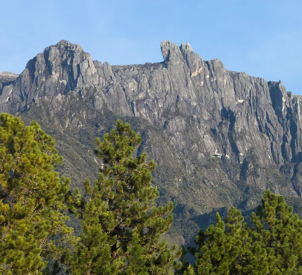 Mont Kinabalu situé à Sabah, Bornéo, Malaisie — Photo