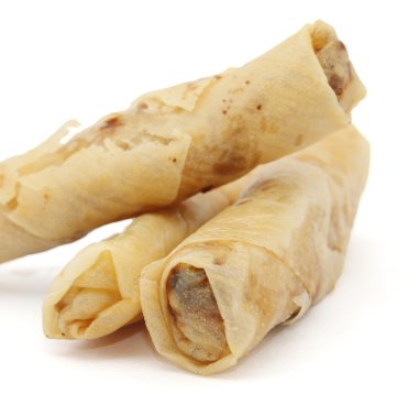 Bahar rulo veya popiah beyaz zemin üzerine