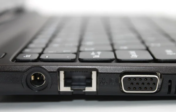 Porta USB e hub di un computer portatile — Foto Stock