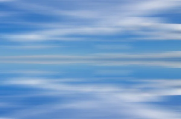 Longue exposition artificielle des nuages — Photo