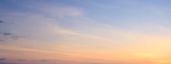 Weicher und farbenfroher Sonnenuntergang — Stockfoto