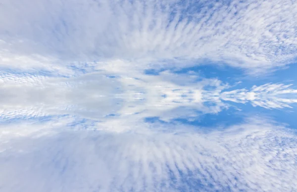 Reflet des nuages — Photo
