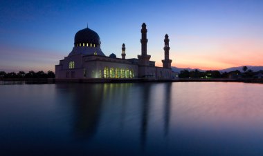 uzun pozlama çekim gündoğumu, kota kinabalu Camii sabah, borneo, Malezya