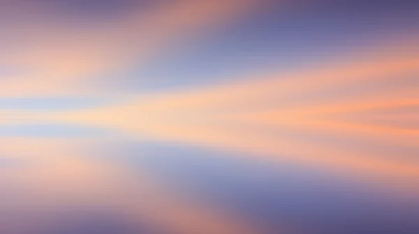 Odraz barevný západ slunce s dlouhou expozicí efektem, pohybu rozmazaný — Stock fotografie