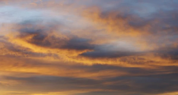 Dramatic and colorful clouds — Stock Photo, Image