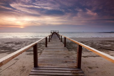 İskele ve sunset Beach sabah, Malezya, Borneo