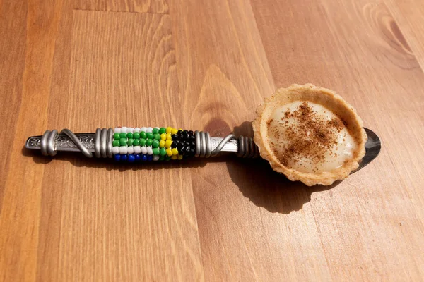 Geleneksel Güney Afrika çölünün süt tartını yakından görmek için. 