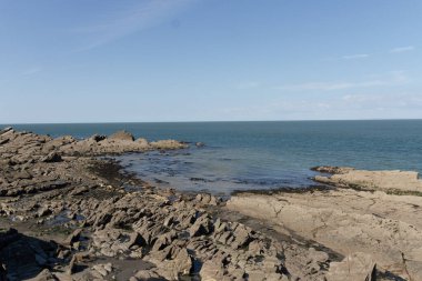 A view of the waterfront ocean in ilfracombe