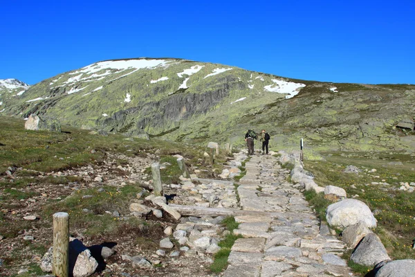 山、gredo、スペインの上にトレッカー — ストック写真