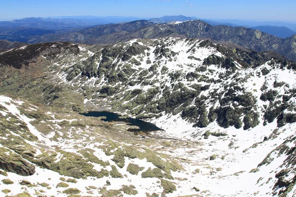 Snow gredos berge in avila spanien — Stockfoto