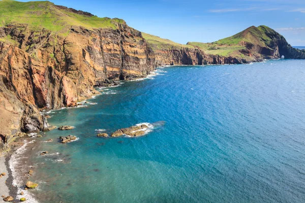 Východní pobřeží Madeiry ostrov? Ponta de sao lourenco — Stock fotografie