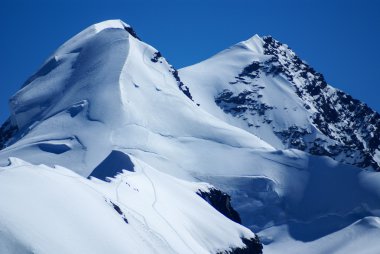 Breithorn tepe İsviçre Alpleri'nde klein matterhorn görüldü