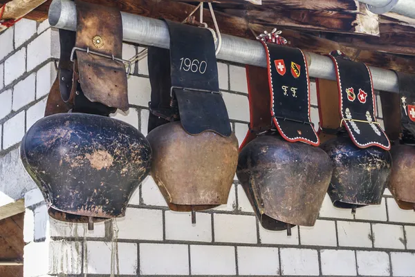 Traditionella schweiziska cowbells — Stockfoto