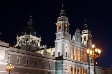 Santa maria la real de la almudena - madrid, İspanya, katedral