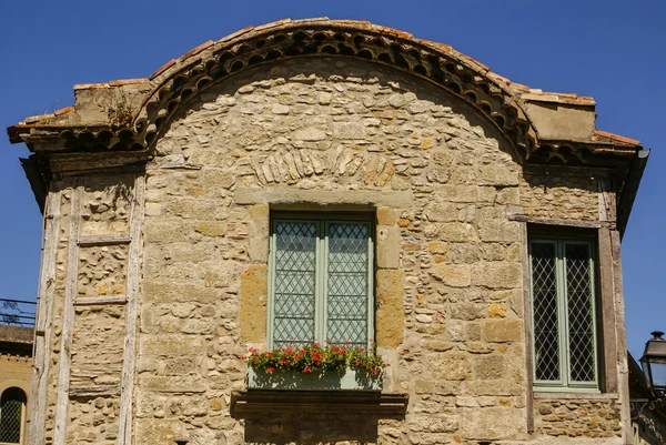 Gammalt hus i den medeltida staden carcassone, södra franc — Stockfoto