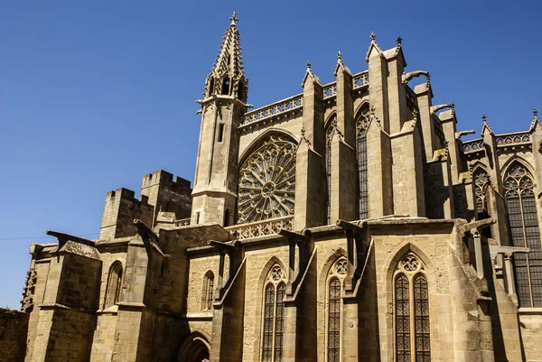 Krásné středověké katedrály v carcassonne. slunečný den. — Stock fotografie